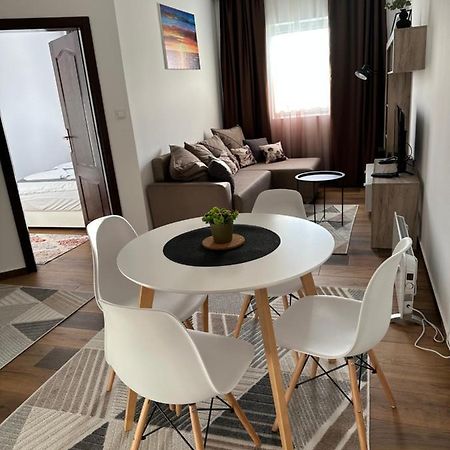 Sky Lux Apartmani Surčin Eksteriør bilde