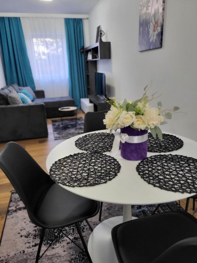 Sky Lux Apartmani Surčin Eksteriør bilde