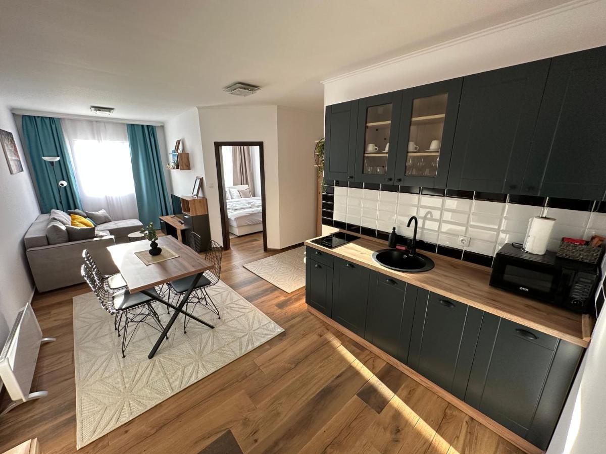 Sky Lux Apartmani Surčin Eksteriør bilde