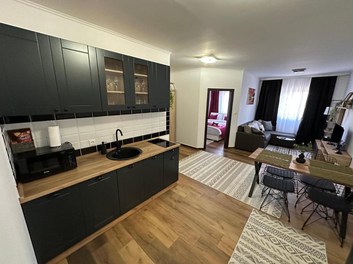 Sky Lux Apartmani Surčin Eksteriør bilde