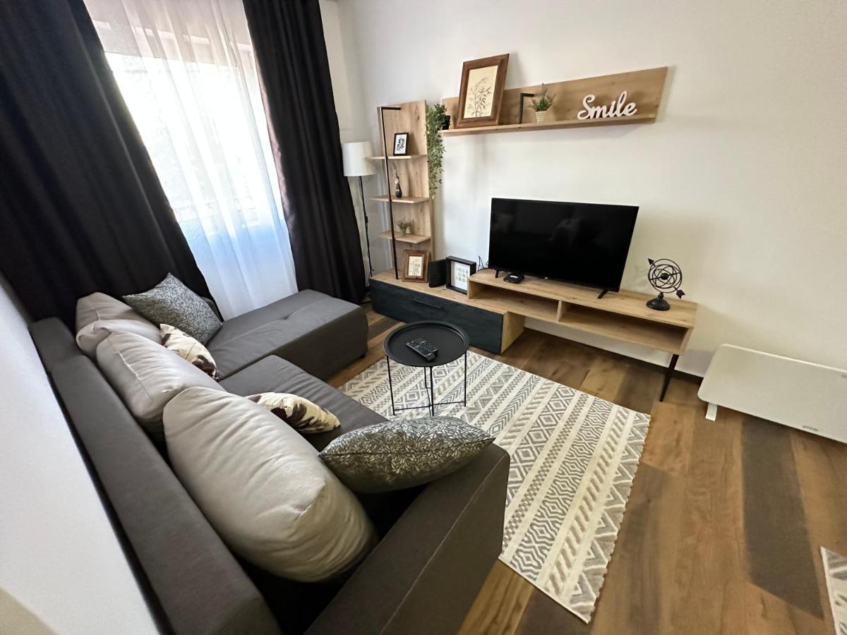 Sky Lux Apartmani Surčin Eksteriør bilde