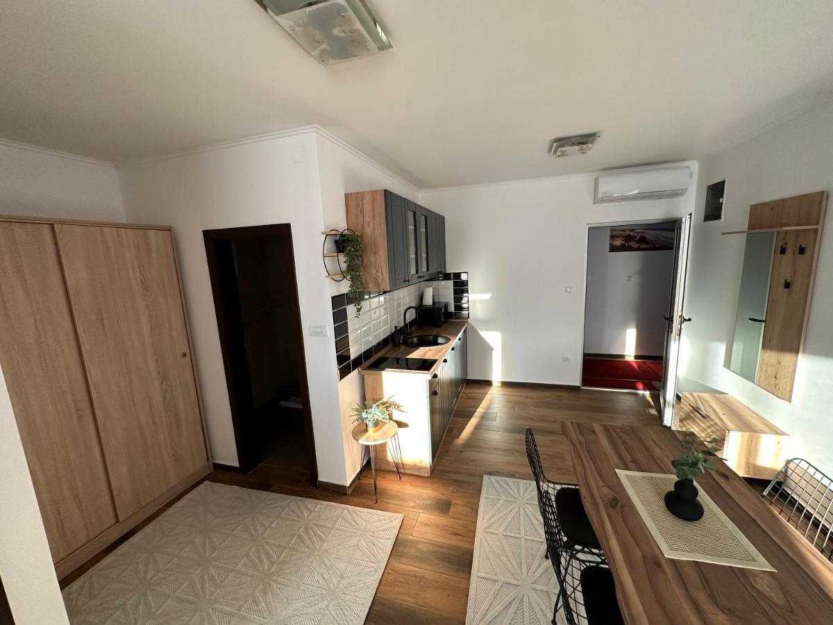 Sky Lux Apartmani Surčin Eksteriør bilde