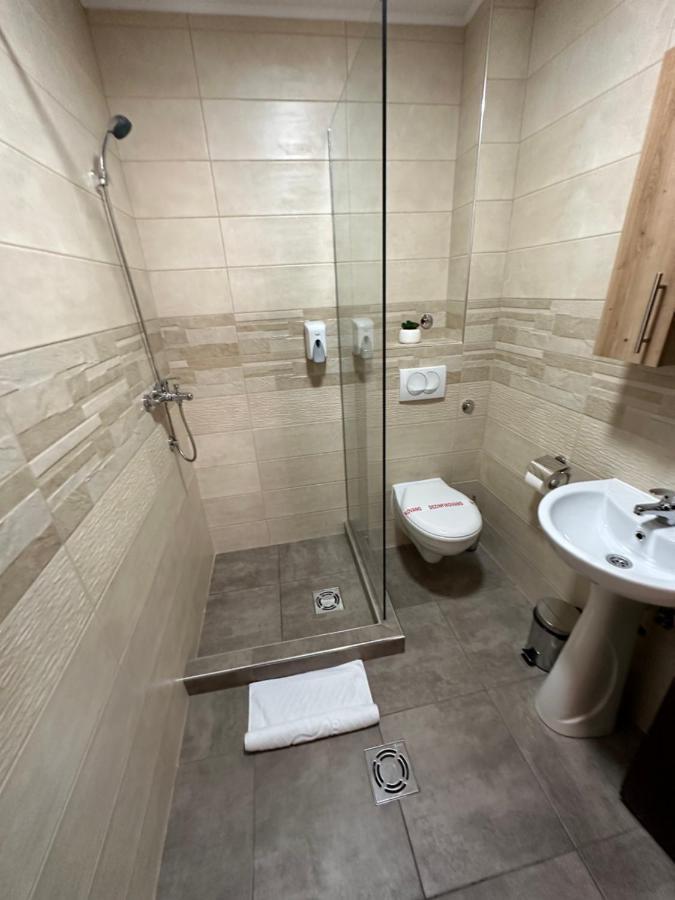 Sky Lux Apartmani Surčin Eksteriør bilde