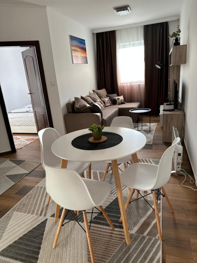 Sky Lux Apartmani Surčin Eksteriør bilde