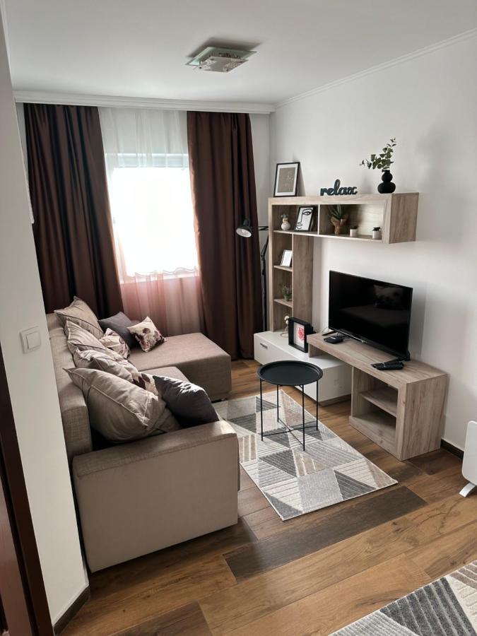 Sky Lux Apartmani Surčin Eksteriør bilde