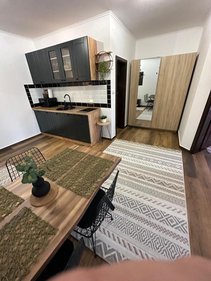 Sky Lux Apartmani Surčin Eksteriør bilde
